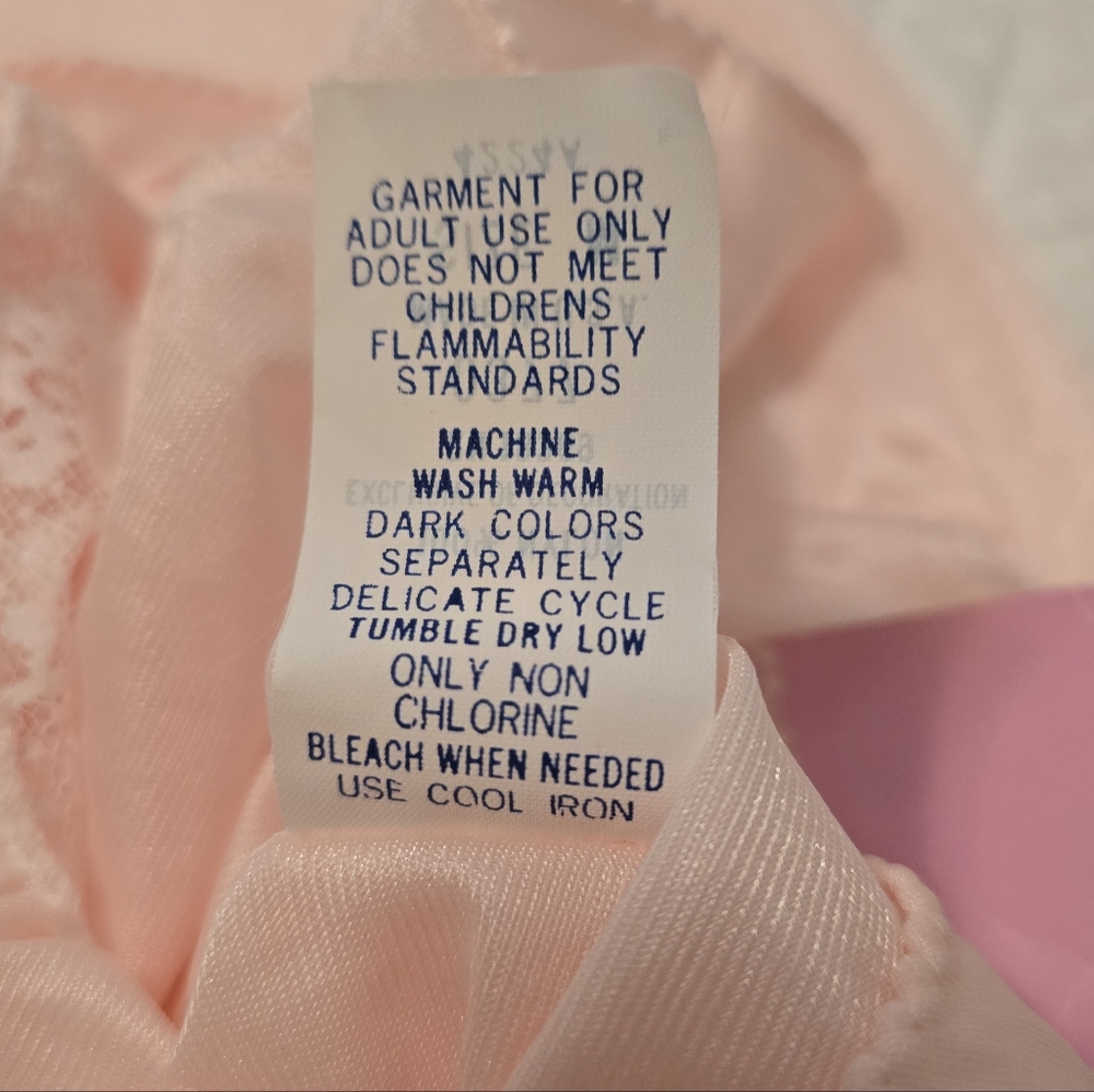 Vandemere NWT Vintage Light Pink Nightgown Women's Size Medium - Picture 11 of 11